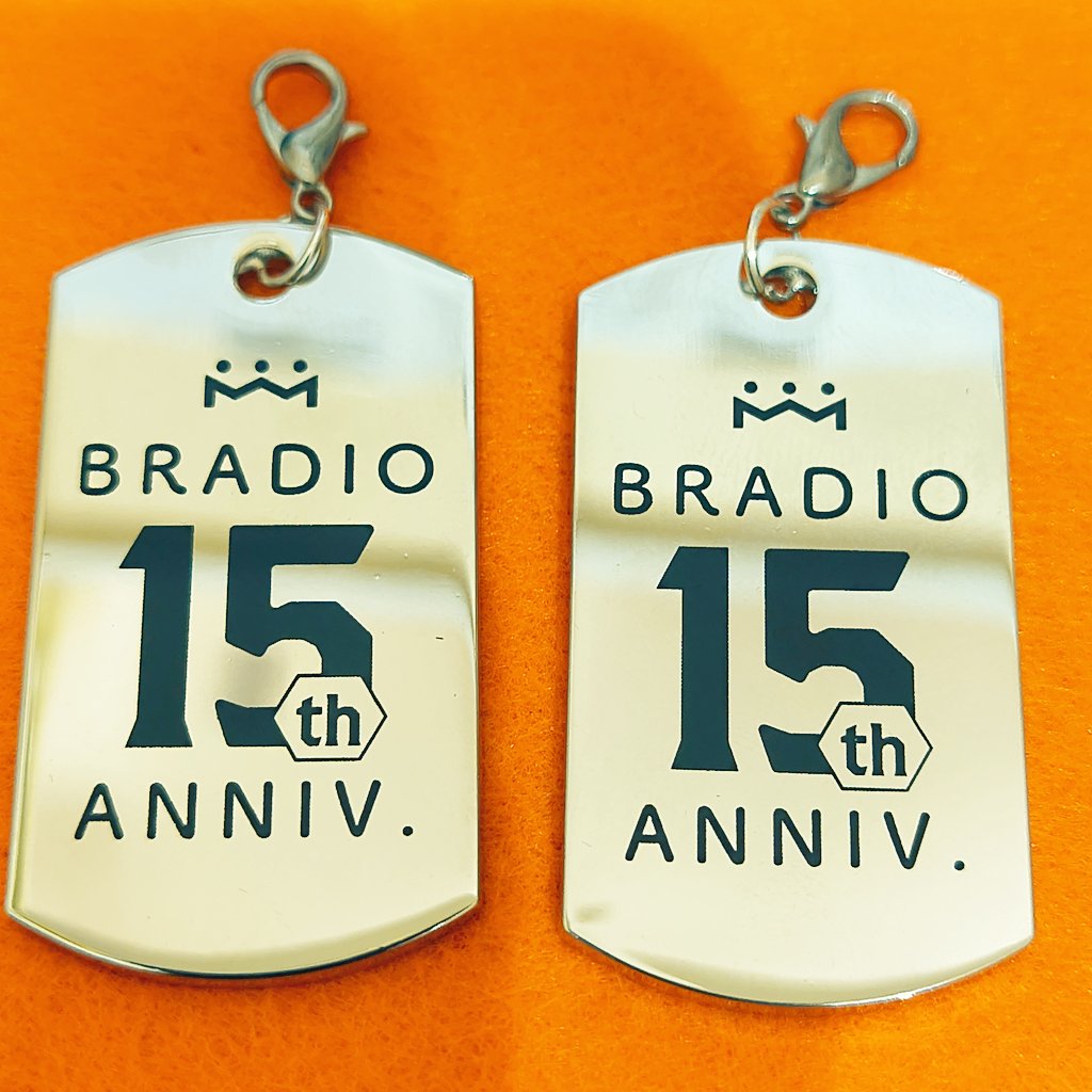 nahocher's tweet image. 完成してたけどなかなかつける時間がなくてようやく彼らの首輪に🐱
ドックタグをキャットタグにしてつけてみました😎✨️
これで迷子になってもウチのコってすぐわかる🙌🙌🙌✨️
可愛い❤❤️❤️