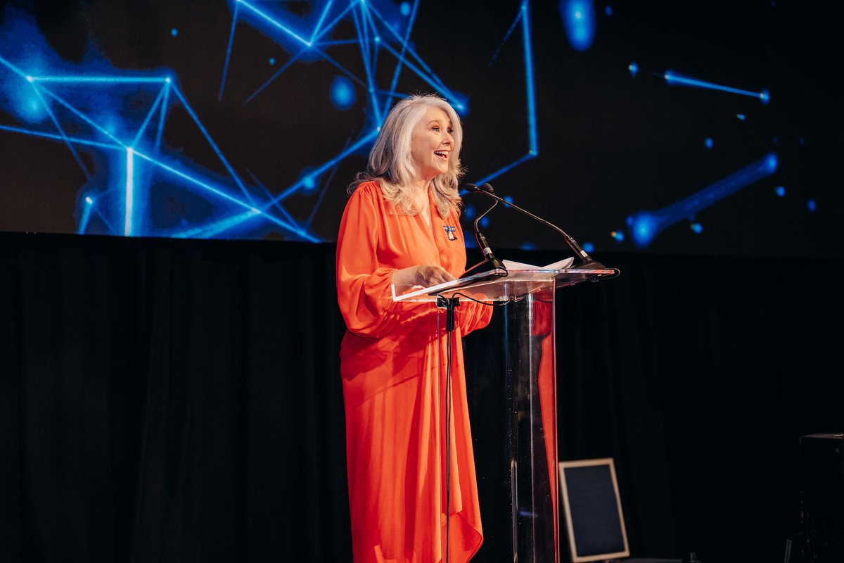 TraceySpicer's tweet image. These photos bristle with joy! 

It was a lot of fun emceeing the National Broker &amp;amp; Financier Awards.

Congratulations to the finalists and winners. Terrific to see so many women in the industry these days.

#emceeing #awards #events