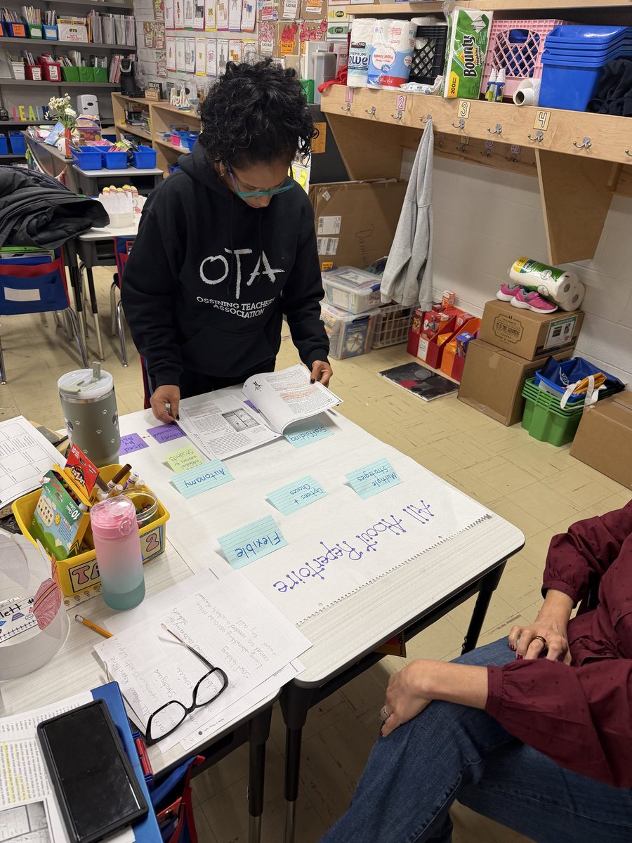 OssiningSDC's tweet image. Colleagues growing their learning about anchor chart types and their instructional purpose during our Charting Success course! @OssiningSchools #OSDC