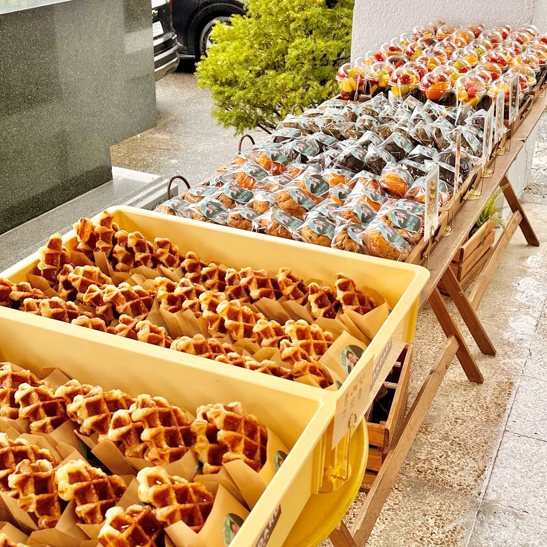 [Standard coffeetruck support]
💛민진기💛감독님 서포트 현장✨

커피차 문의는 ▶ pf.kakao.com/_Sittb

#커피차 #연예인커피차 #커피차서포트 #연예인서포트 #스탠다드커피차 #coffeetruck #스탠다드커피 #standardcoffeetruck #촬영장커피차 #민진기 #민진기감독님 #민진기커피차 #신병