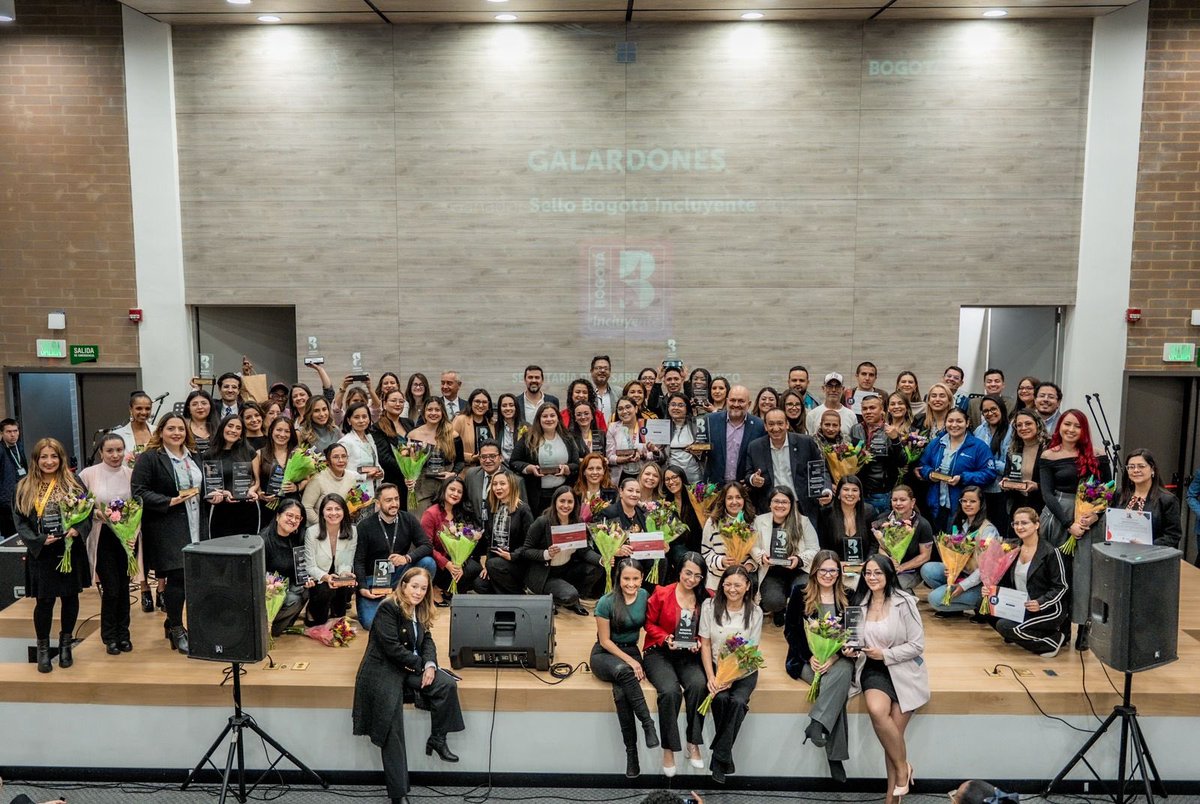 DesarrolloBta's tweet image. Seguimos creando espacios, acompañamiento y herramientas para que más empresas avancen hacia entornos laborales diversos, respetuosos e  incluyentes.

Conoce nuestra oferta institucional en 👉 desarrolloeconomico.gov.co