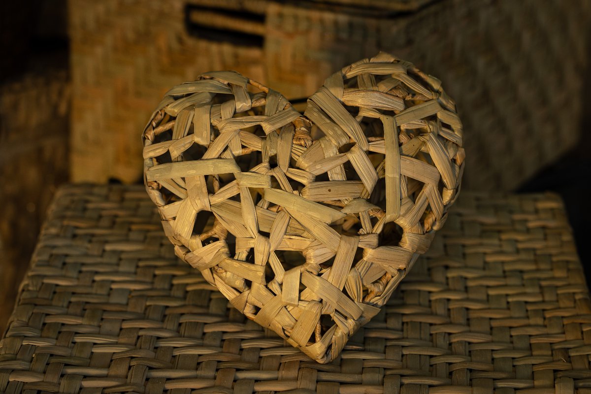 En Ihuatzio, las artesanas de chuspata dan vida a coronas, flores y piezas que llevan tradición a todo el mundo.
Arte que honra las manos que lo crean. 🌾💛
#Michoacán #elAlmadeMéxico #MichoacánSeVive