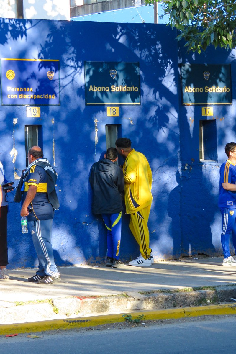Sebamarin07's tweet image. Boletería de la Bombonera... Estadio Alberto J Armando 💙💛💙🇸🇪 
 IG: sebastiánm.ph