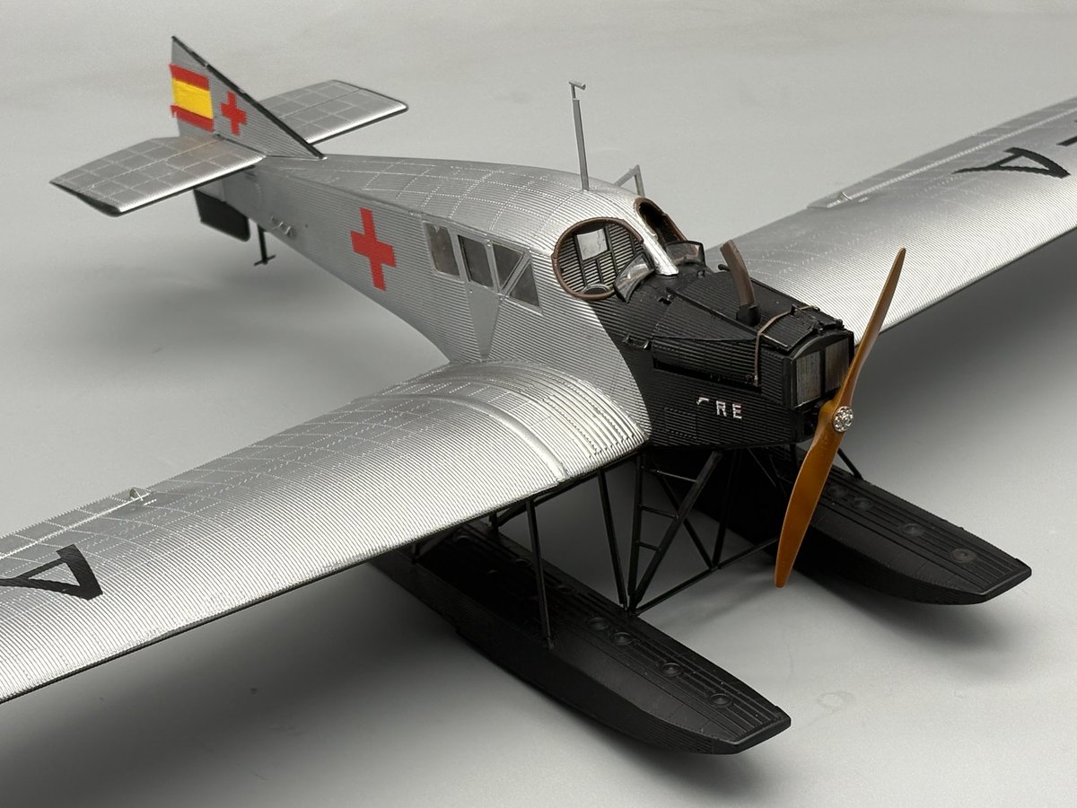 グッズプレスウェブ・プラモの達人で、ミニアート1/48ユンカースF13