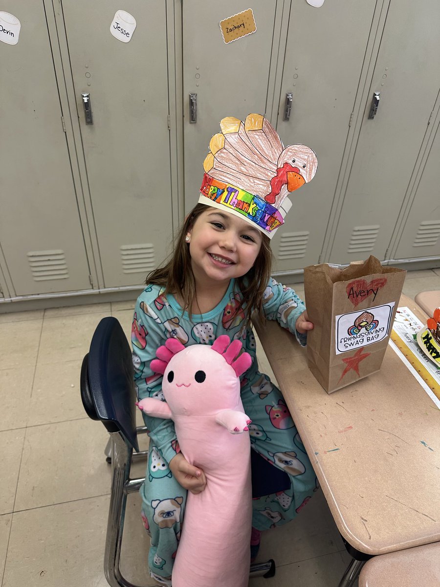 Cutest Friendsgiving Traditions with Ms. Smith! <a href="/FLBulldogs/">Falls-Lenox Primary School</a>