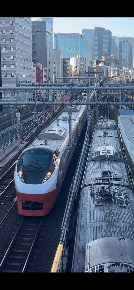 jetts21's tweet image. そしてこちらも久し振りにE657系の復刻カラー編成を上から撮影。
今日はE2系の代わりにE6系＋E5系が来ました。