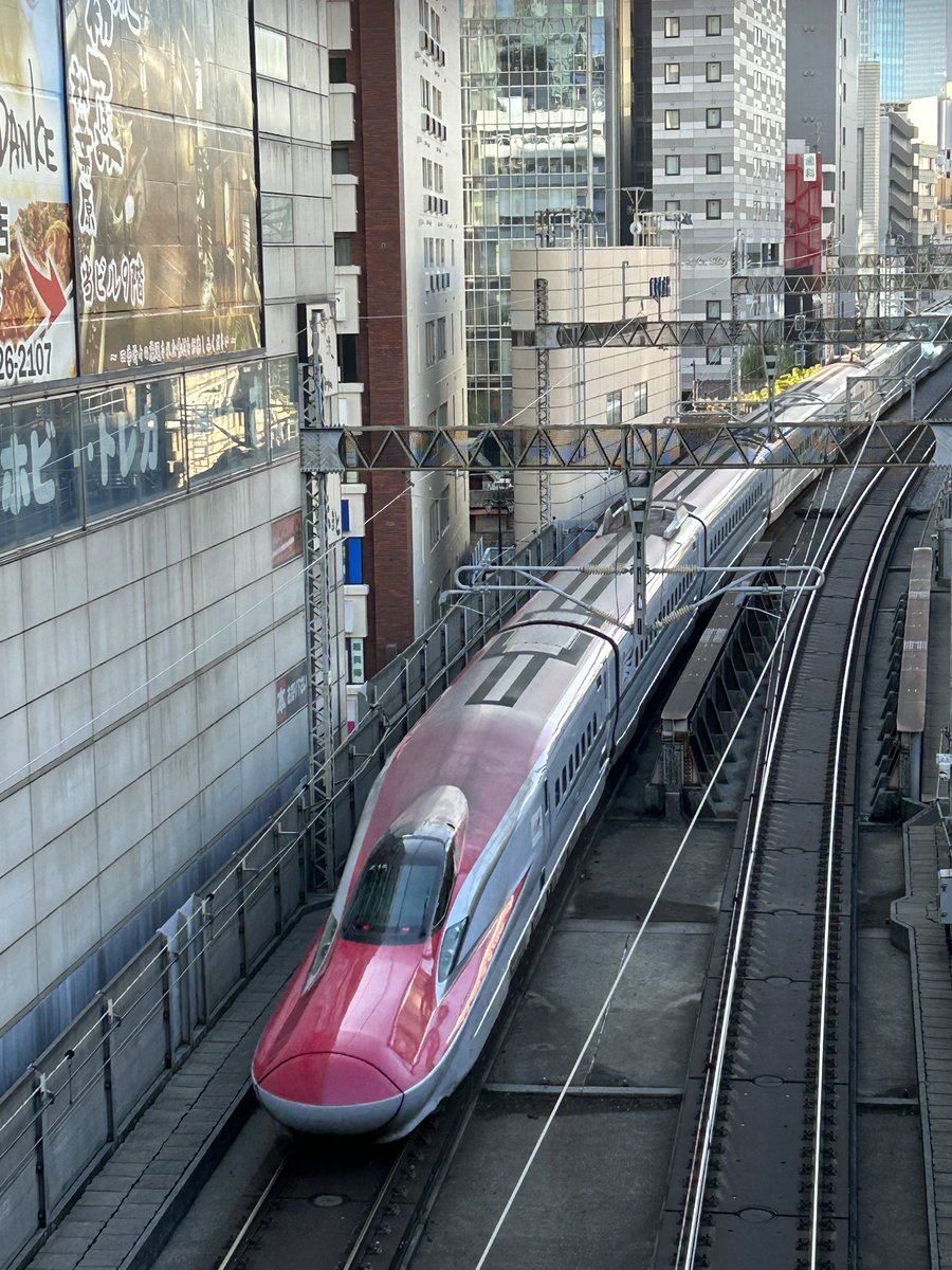 jetts21's tweet image. そしてこちらも久し振りにE657系の復刻カラー編成を上から撮影。
今日はE2系の代わりにE6系＋E5系が来ました。