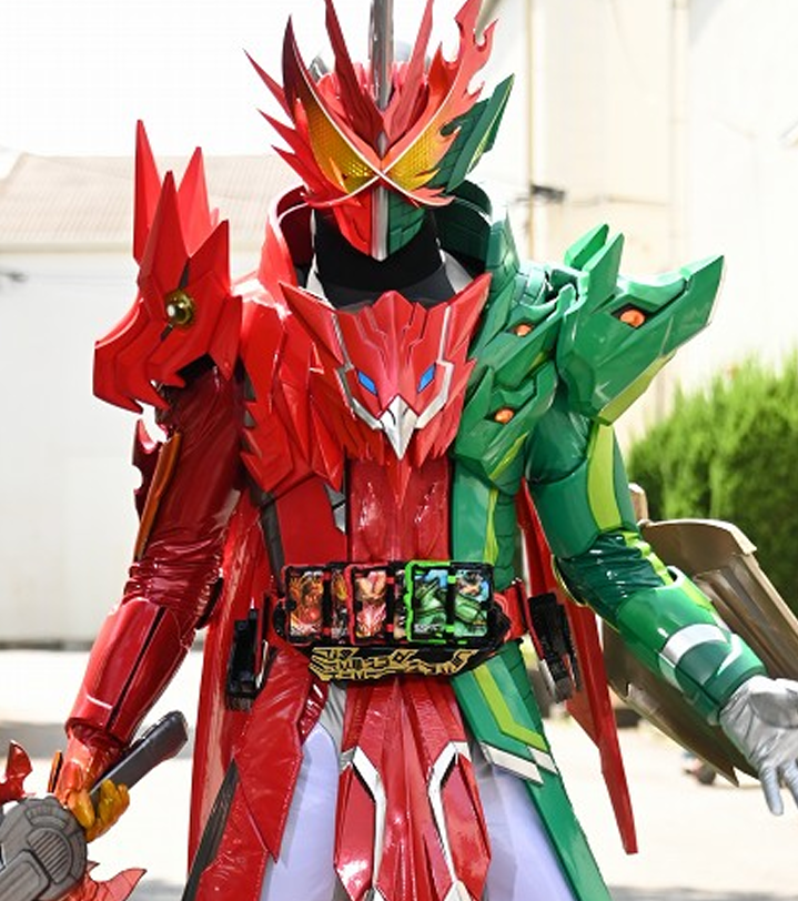 TheEternalRider's tweet photo. El mejor exponente de Caballero Dragon, buen uso del rojo para dar estilo y buena idea de arma extra, para no repetir una pistola.

Todas las formas de esta serie buscan, de alguna manera, combinar sus colores, Dragon Eagle Butasan no puede, el concepto lo limita. https://t.co/Gneqldwpjp