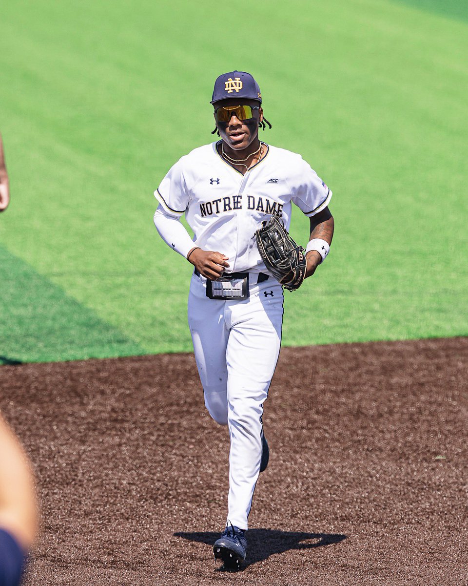 𝐑𝐞𝐭𝐮𝐫𝐧𝐞𝐫 𝐒𝐩𝐨𝐭𝐥𝐢𝐠𝐡𝐭: Jayce Lee

Jayce 𝘀𝘁𝗮𝗿𝘁𝗲𝗱 𝟯𝟬 𝗴𝗮𝗺𝗲𝘀 in the OF during his freshman campaign in 2025. 💪

He then tacked on a remarkable summer — batting .𝟯𝟯𝟬 with 𝟯𝟴 𝗥𝗕𝗜 in the prestigious Northwoods League.

#GoIrish