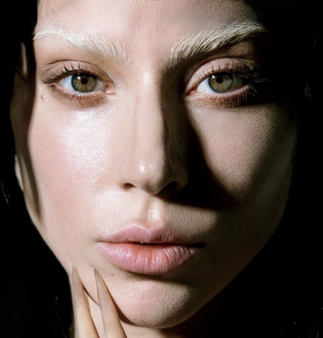 jomaticaaa's tweet image. every time I see this mayhem photo I think of the final scene in ASIB