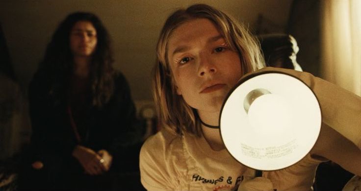 euphoriacentral's tweet image. 🚨The first teaser for #Euphoria season 3 allegedly shows Jules as a ‘sugar baby’ as well as Maddy criticising people who do that.