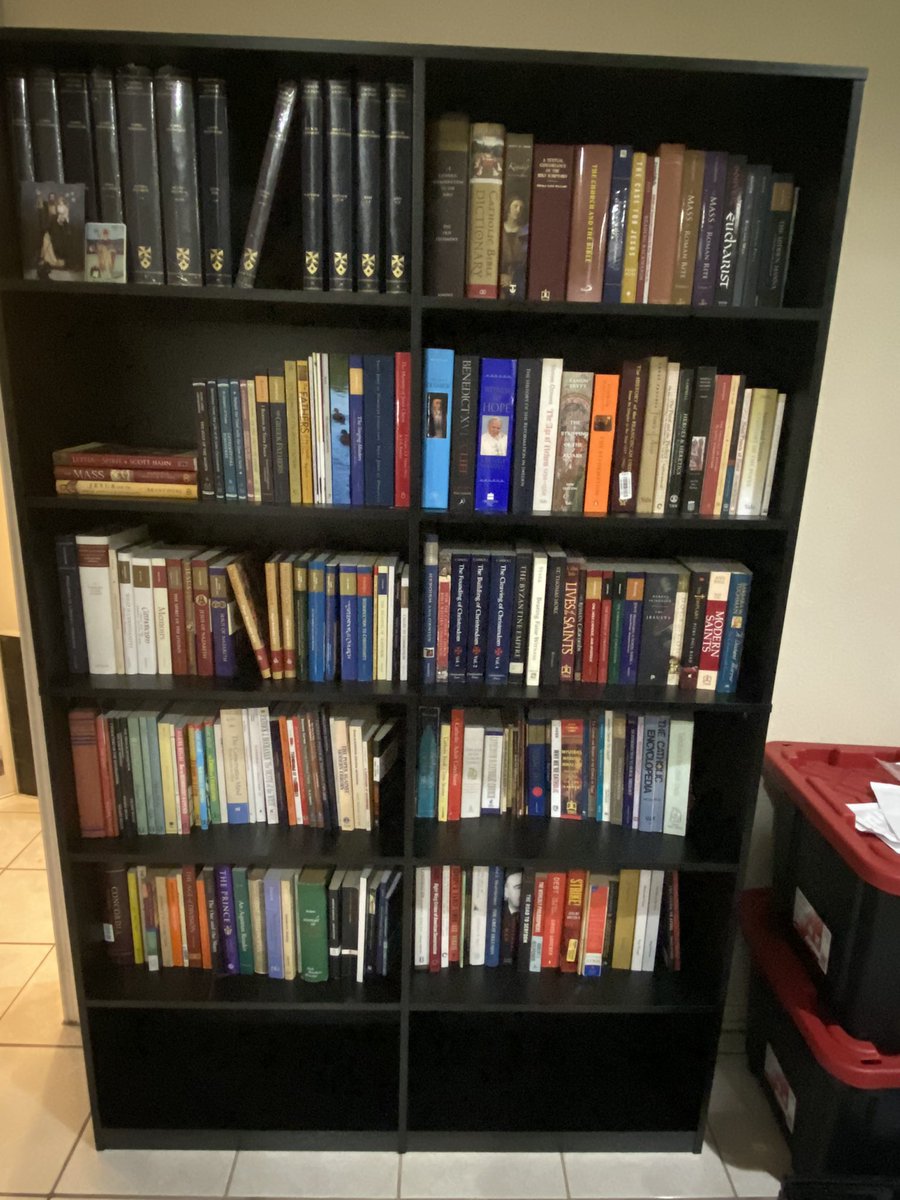 AugustineOTV's tweet image. “Conservatives don’t read.” Yea sure mija.