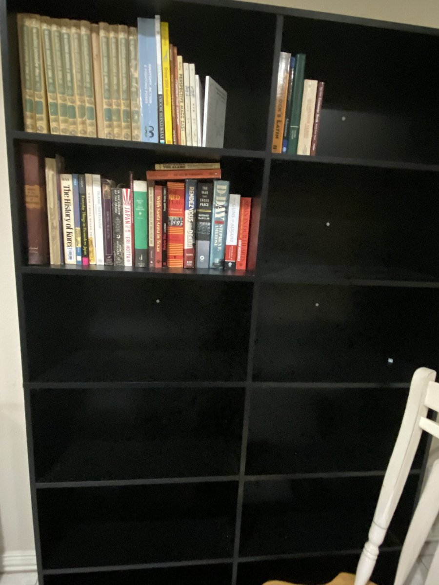 AugustineOTV's tweet image. “Conservatives don’t read.” Yea sure mija.