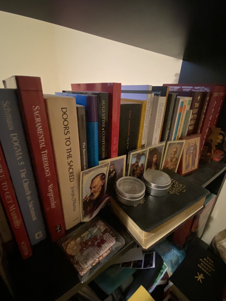 AugustineOTV's tweet image. “Conservatives don’t read.” Yea sure mija.