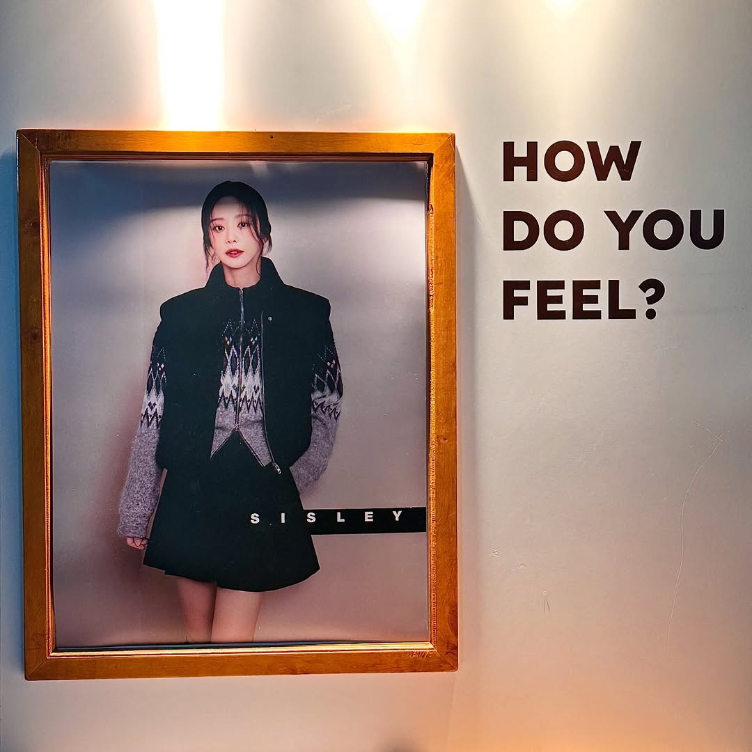 [Lee Joobeen coffeetruck support]
💛이주빈💛님 서포트 현장✨

자세한 후기는 ▶ instagram.com/p/DQtIF4wgQiY/

 #연예인커피차 #커피차서포트 #연예인서포트 #스탠다드커피차 #coffeetruck #스탠다드커피 #standardcoffeetruck #촬영장커피차 #이주빈 #LeeJoobeen #이주빈커피차 #스프링피버