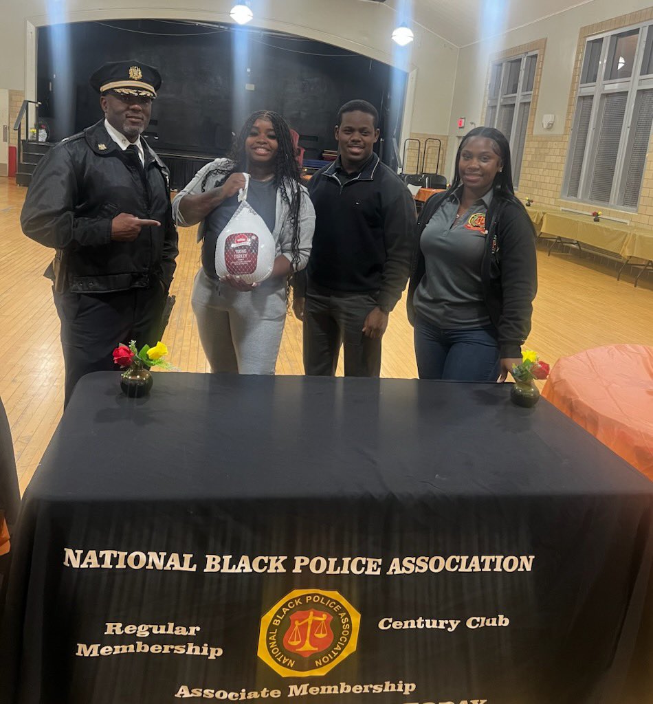 Thank you  @nbpa_phillychapter and @lonnieyoungrec of Phila. Parks and Rec for hosting day 2 of their annual turkey giveaway. This effort, sponsored by the @fop_lodge5, brought families together and ensured our neighbors in NW had what they needed heading into the holiday.