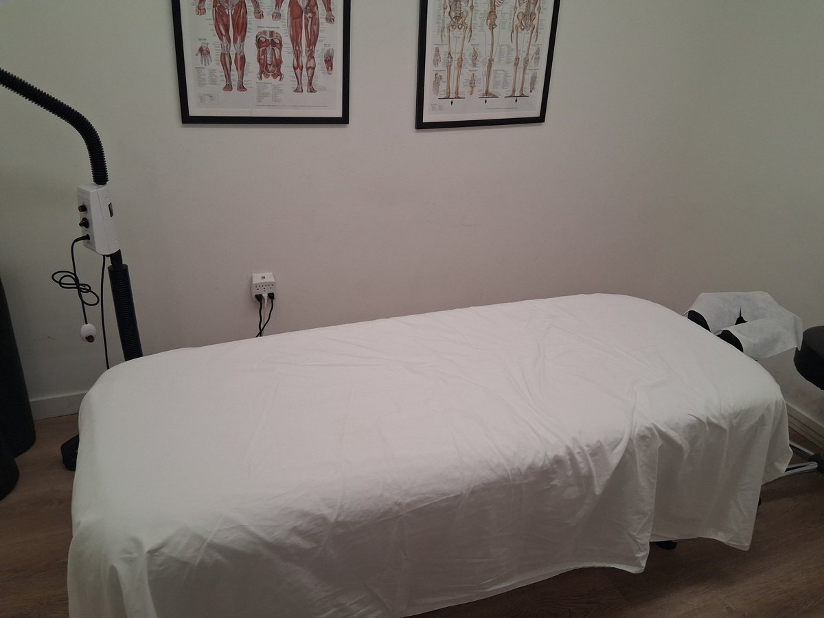 I really earned my paycheck today and I also earned this damn massage ❤️❤️😍 #massage #acupuncture