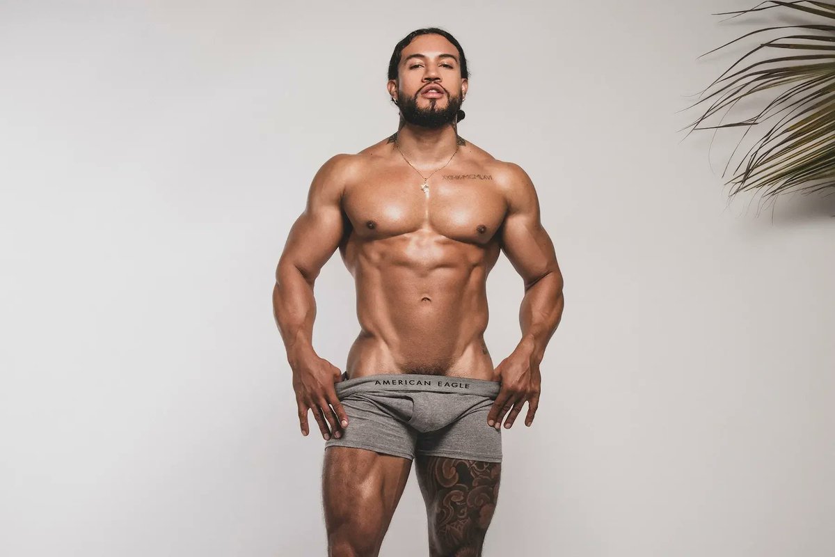 somostwc's tweet image. La industria cambió. Hoy, modelos masculinos y femeninas no solo crean contenido: construyen marcas.

La evolución del creador moderno empieza aquí: twc.link/650p