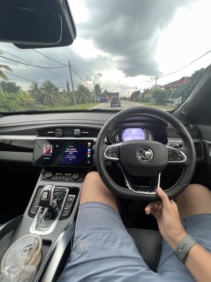ein_ayen's tweet photo. hi proton 🌧️ 🧺 https://t.co/UUC0irHd6v