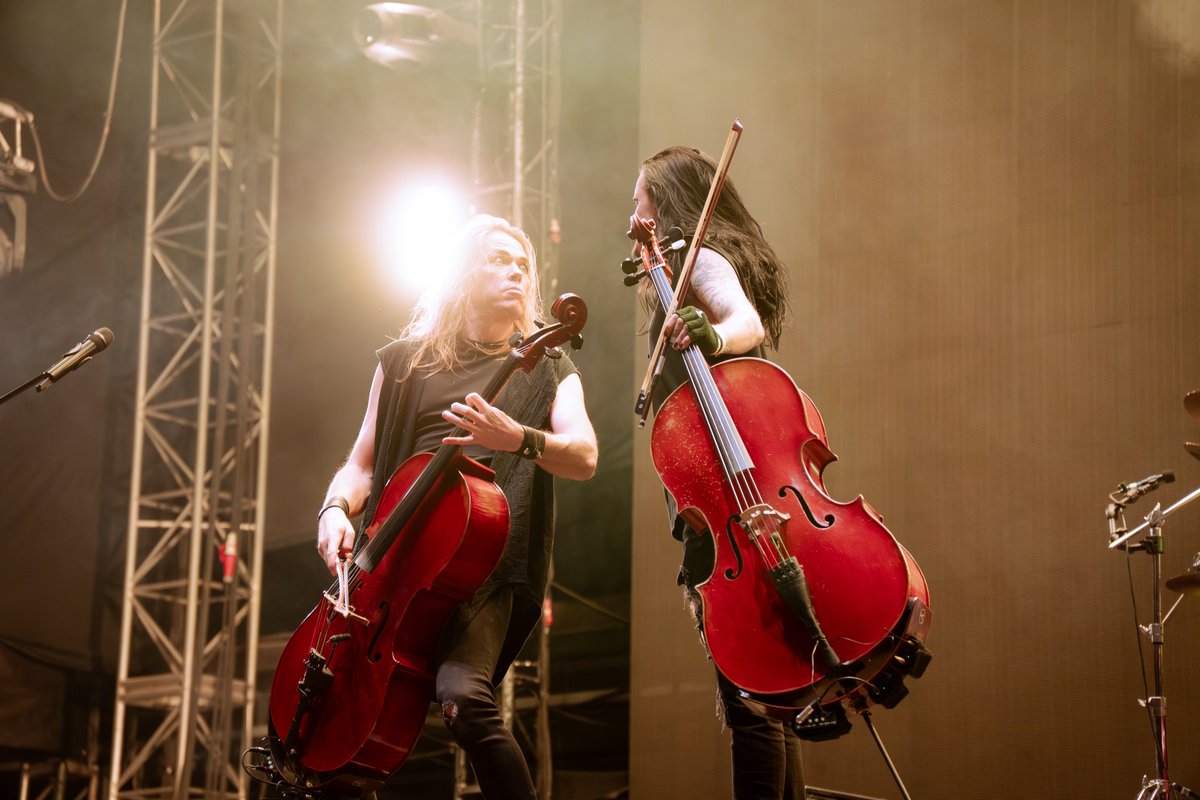 PueblaRealMx's tweet image. Tecate Comuna 2025 llenó el Foro Cholula con miles de asistentes y actuaciones memorables. Rock, ska, metal y pop en un festival que agotó boletos con semanas de anticipación. @TecateComuna @forocholula #Puebla #TecateComuna