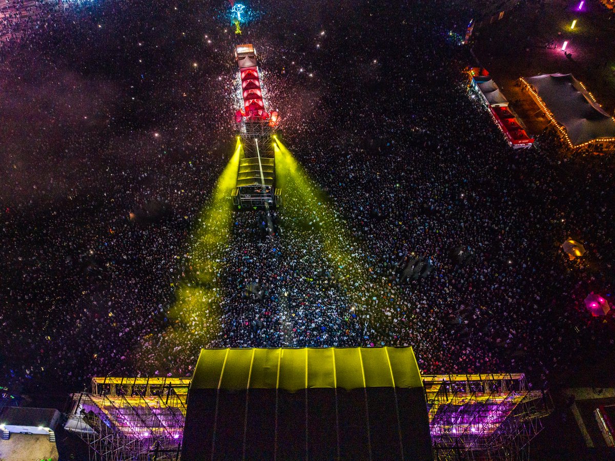 PueblaRealMx's tweet image. Tecate Comuna 2025 llenó el Foro Cholula con miles de asistentes y actuaciones memorables. Rock, ska, metal y pop en un festival que agotó boletos con semanas de anticipación. @TecateComuna @forocholula #Puebla #TecateComuna