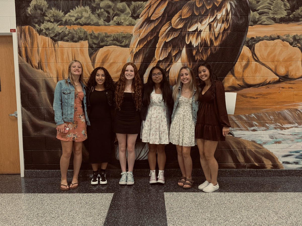I was grateful to receive the most improved award for field hockey this season! The best memories were made with the best girls, and I couldn’t have done it without them! #fieldhockey #multisportathlete #bestfriends