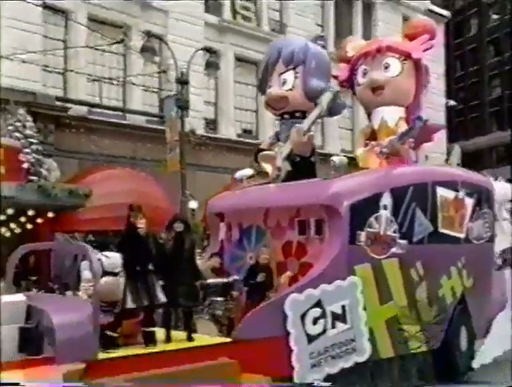 Skunky271's tweet image. Happy Thanksgiving!!!  Here is a blast from the past in 2005 HHPAY had their own float in the Macy&apos;s Thanksgiving Day Parade with the real life Puffy Ami Yumi preforming on it!!

This was one of my all time favorite floats from CN along with the Foster&apos;s one that rickrolled us 😂