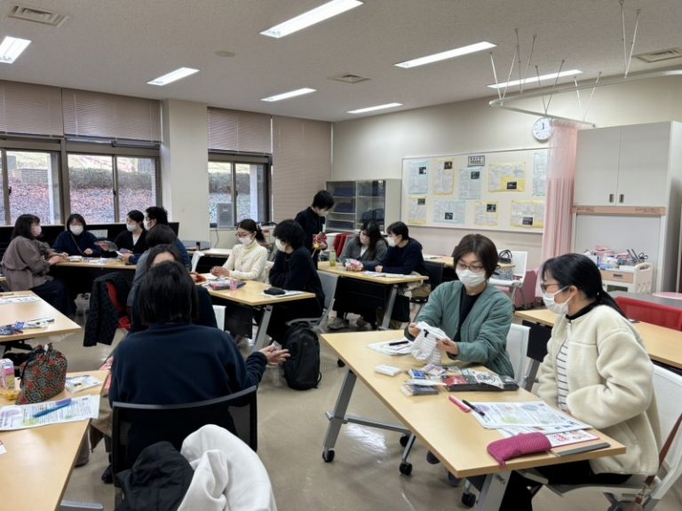 Iwate_puPR's tweet image. 📢 いわて災害看護研修会を開催しました！

#岩手県立大学 #看護学部 福島裕子先生が『“今”求められる「災害看護」―災害時の女性支援』をテーマに講義。
災害時の女性支援を具体的に考える貴重な機会となりました。
詳細はこちら👉 www-nurs.iwate-pu.ac.jp/2025/11/25/492…