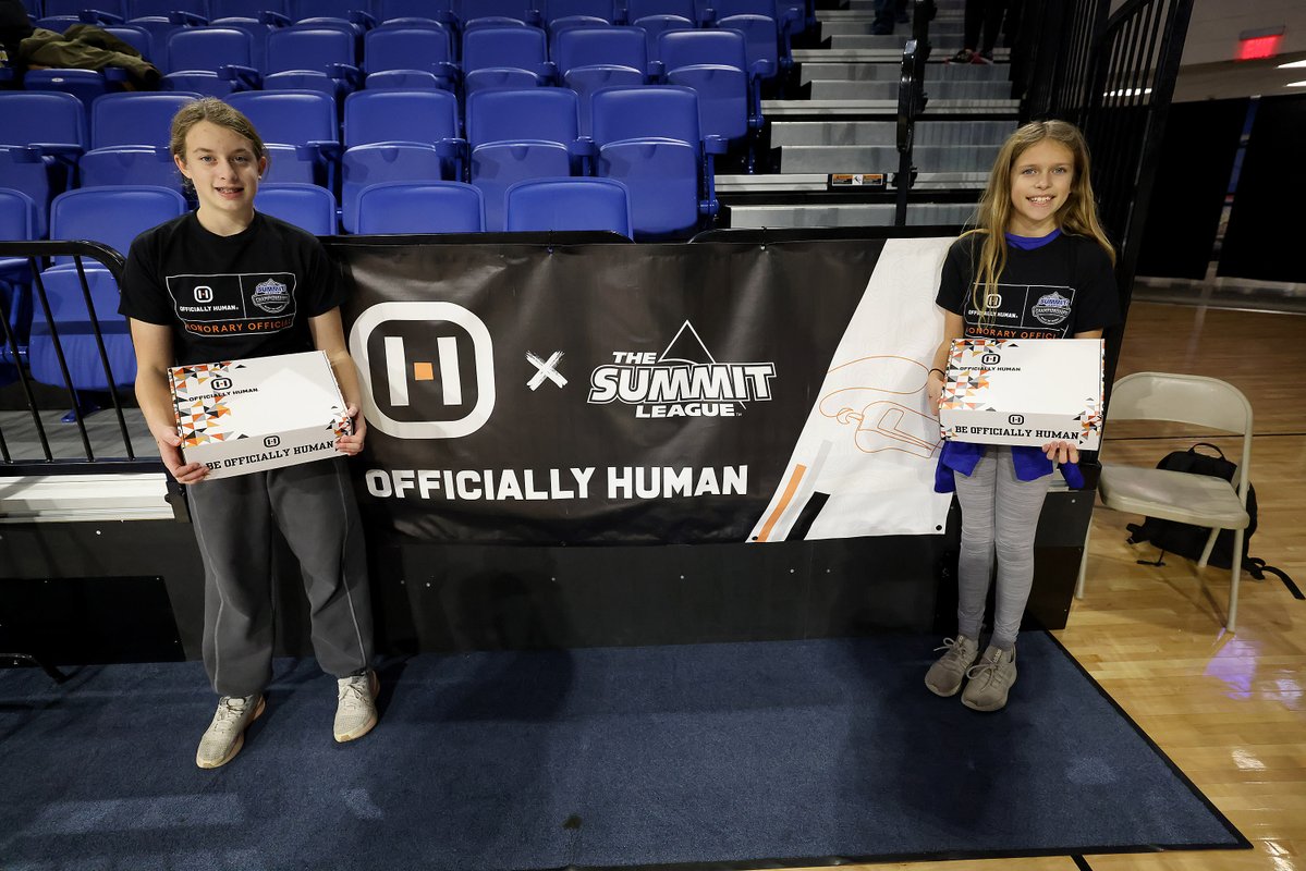 TheSummitLeague's tweet image. Future Officials 🤝 Current Officials
 
Special thanks to @OffyHuman for helping make these interactions possible 👏
 
#ReachTheSummit x #SummitVB