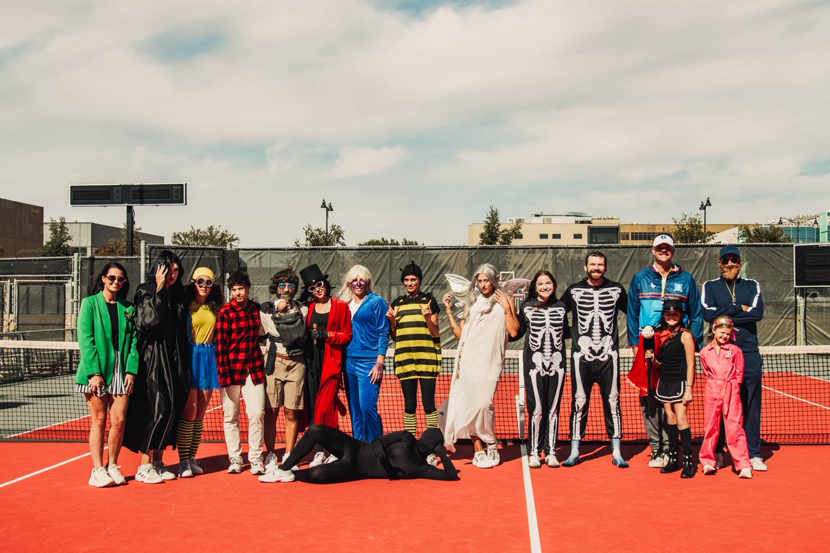 CoachHerendeen's tweet image. A blast of a fall season in the books! 

Time for some family time and then right into the recruiting grind #thebestisyettocome #1DayBetter