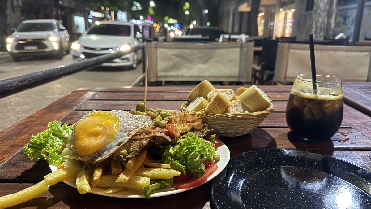 ChechoADM's tweet image. Al poco tiempo d casarme se murió mi mamá, mi viejo no tenía trabajo y mi hermano menor (14 años ) se fue con unos tíos porq mi papá no lo podía mantener ni mandar a la escuela. Real real, pensé q era de lo más duro q me iba a tocar en la vida hasta q pedí este “chivito…