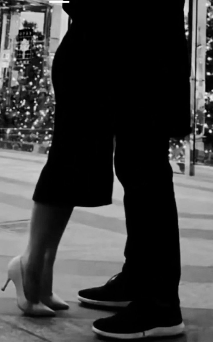 لا تجبريني على الريق المحلا

                       والظمأ في داخلي ملعون سابع

اثبت معك في كل وقفه ألا 

                       الوقوف اللي على روس الأصابع

#بوح_قلم 
#حرف_من_ذهب