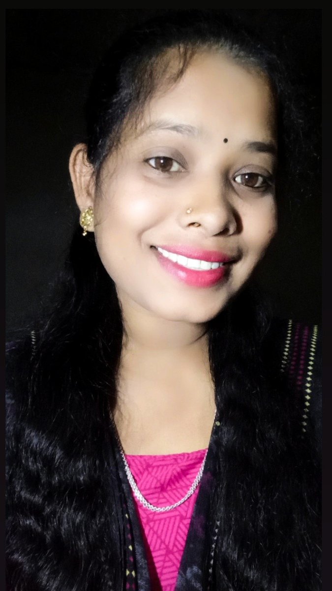 Pdmpoetry's tweet photo. ଯାହା ସାଥିରେ ଆପଣ ଯେତେବେଳେ ବି ଯାହା କଥା ହୁଅନ୍ତୁ ମୁହଁରେ ରେ ହସ ରଖି କଥା ହୁଅନ୍ତୁ ଆପଣଙ୍କ ସାଥିରେ କଥା ହେଉଥିବା ମଣିଷ ତାଙ୍କ ଜୀବନରେ ଯେତେବି ଦୁଃଖ ଥାଉ  ଆପଣଙ୍କ ହସ ହସ ମୁହଁ ଦେଖି ତାଙ୍କ ଦୁଃଖ ଭୁଲି ସେ ବି କ୍ଷଣ କ ପାଇଁ ହେଉ ପଛେ ସେ ବି ହସିଦେବେ ତାଙ୍କ ଦୁଃଖ କୁ ଭୁଲି🥰 ♥️
@Pdmpoetry https://t.co/A8HHfe96eW