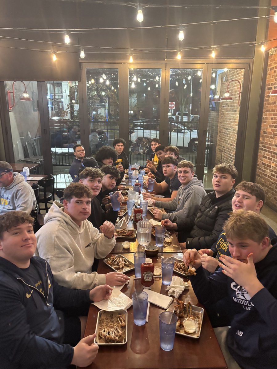 2️⃣👏 for <a href="/Truk_sauce/">KURT HINISH</a> for ✍️💲 Tonites wings 🍗  at <a href="/FatHeadsPGH/">Fat Heads Pittsburgh</a> they were 🔥🔥 #MenofCentral #RollVikes #TraditionNeverGraduates