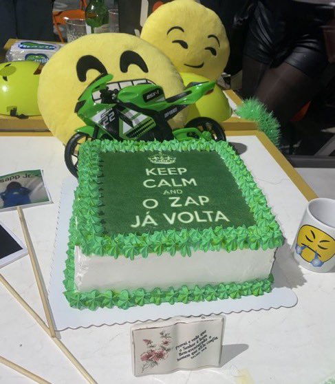 tracklist's tweet image. BOLOS CAÓTICOS: você queria qual no seu aniversário?

Vem escolher na thread ⬇️ 

#ThreadTracklist