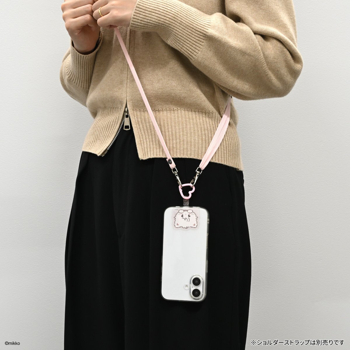 gourmandise_tw's tweet image. 🎀新商品情報🎀

Lil ala modeより
ケースの間に挟むだけ🎶
スマホの保持などに便利なアイテムが登場✨

カラビナにストラップなどを取り付けても使えます💗

グルマンディーズ公式ECサイト
gourmandise.jp/view/item/0000…
Lil ala mode storeなどで
2025年12月中旬より販売予定♪

#Lilalamode #mikko