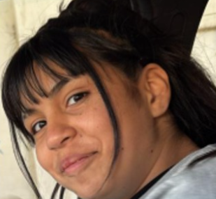 desaparecidaorg's tweet photo. Sheila Zamira Sosa tiene 15 años, desapareció el 24/11/25 en Chos Malal, provincia del Neuquén. Estatura 1,55. Vestía remera roja y short bordó. Se hizo la denuncia, Comisaría 24°. Por favor compartir y avisar #Urgente al☎️0294-8421169, 101 o 911 

#ChosMalal #Neuquen https://t.co/aoVkkIzXCx