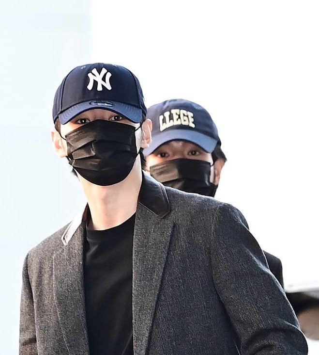 soulmatescore's tweet image. smol puppy yunie peeking behind puppy hoon 😞😞😞😞😞😞😞😞😞😞😞😞😞😞😞😞😞😞😞😞😞😞😞😞😞😞😞😞