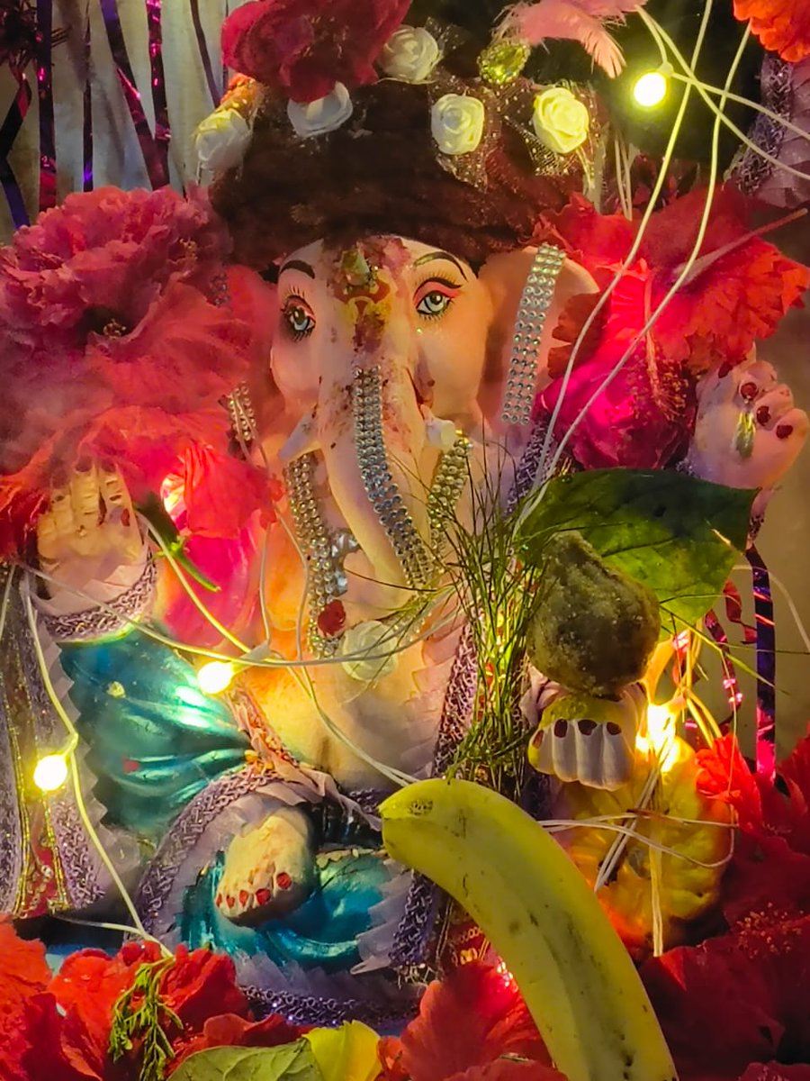 vindhyatalks's tweet photo. Jai ho Gajanan Maharaj
#Wednesdayvibe #lordganesh #trueblessing https://t.co/L0tnEiK9sl
