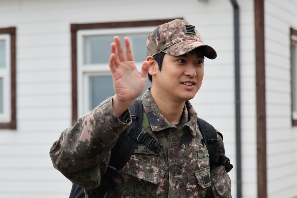 찬우야 전역 축하해🩷

#찬우 #정찬우 #CHAN #CHANWOO