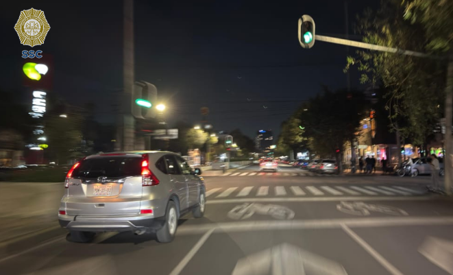 OVIALCDMX's tweet image. Av. Universidad presenta #CirculaciónConstante de Circuito Interior hacia Eje 1 Poniente. #MovilidadCDMX