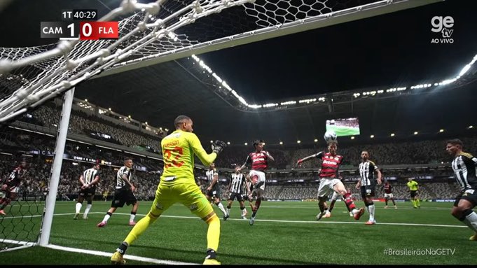 _OsFlanaticos's tweet photo. EU NÃO CONSIGO PARAR DE PRNSAR NESSE LANCE https://t.co/N8Uxm29Zap