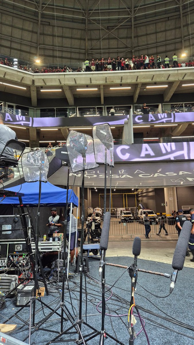 Igortep's tweet image. Põe mais microfone aí que tá pouco