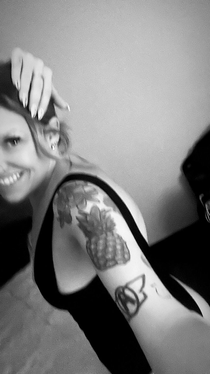 CCocoToes's tweet image. Hi 🖤🤍