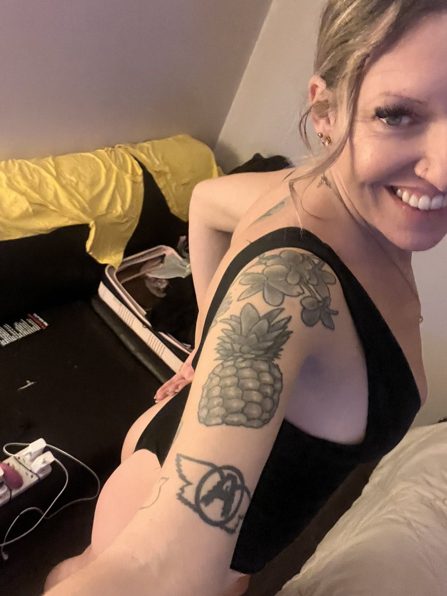 CCocoToes's tweet image. Hi 🖤🤍