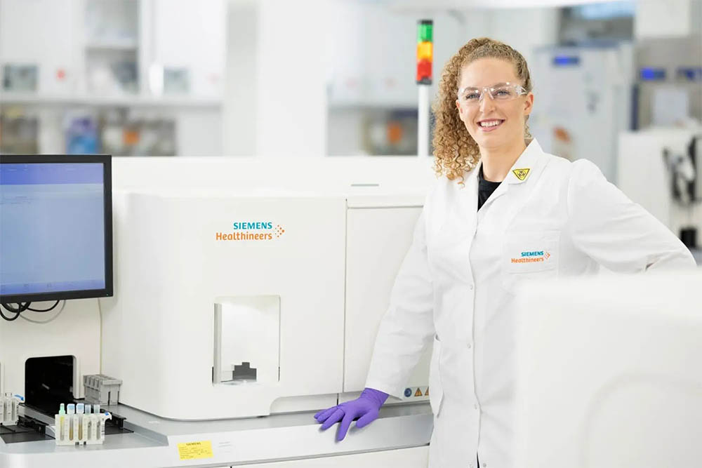 wherewomenwork's tweet image. Brilliant news indeed ✨️. @SiemensHealth is officially named as one of the 25 World’s Best Workplaces by Great Place to Work® 👏🏼. Such well deserved recognition for this top employer
👉️ bit.ly/49FXp8V #SiemensHealthineers #TeamHealthineers #medtech  #womeninSTEM