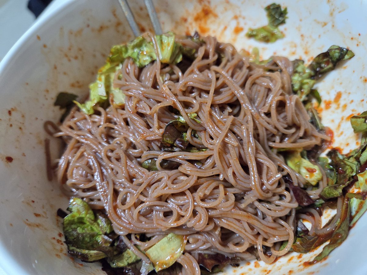 청수국수 사이트에서 우연히 발견한 100% 메밀 비빔국수. 순면의 편견을 깨준 개쫄깃한 면발과 덜매운 맛있는 양념장. 청수국수는 메밀도 맛있음. 밀가루 죄책감(?)이여 가라. 내돈내산 굿  <a href="/choungsoofood/">청수식품</a>