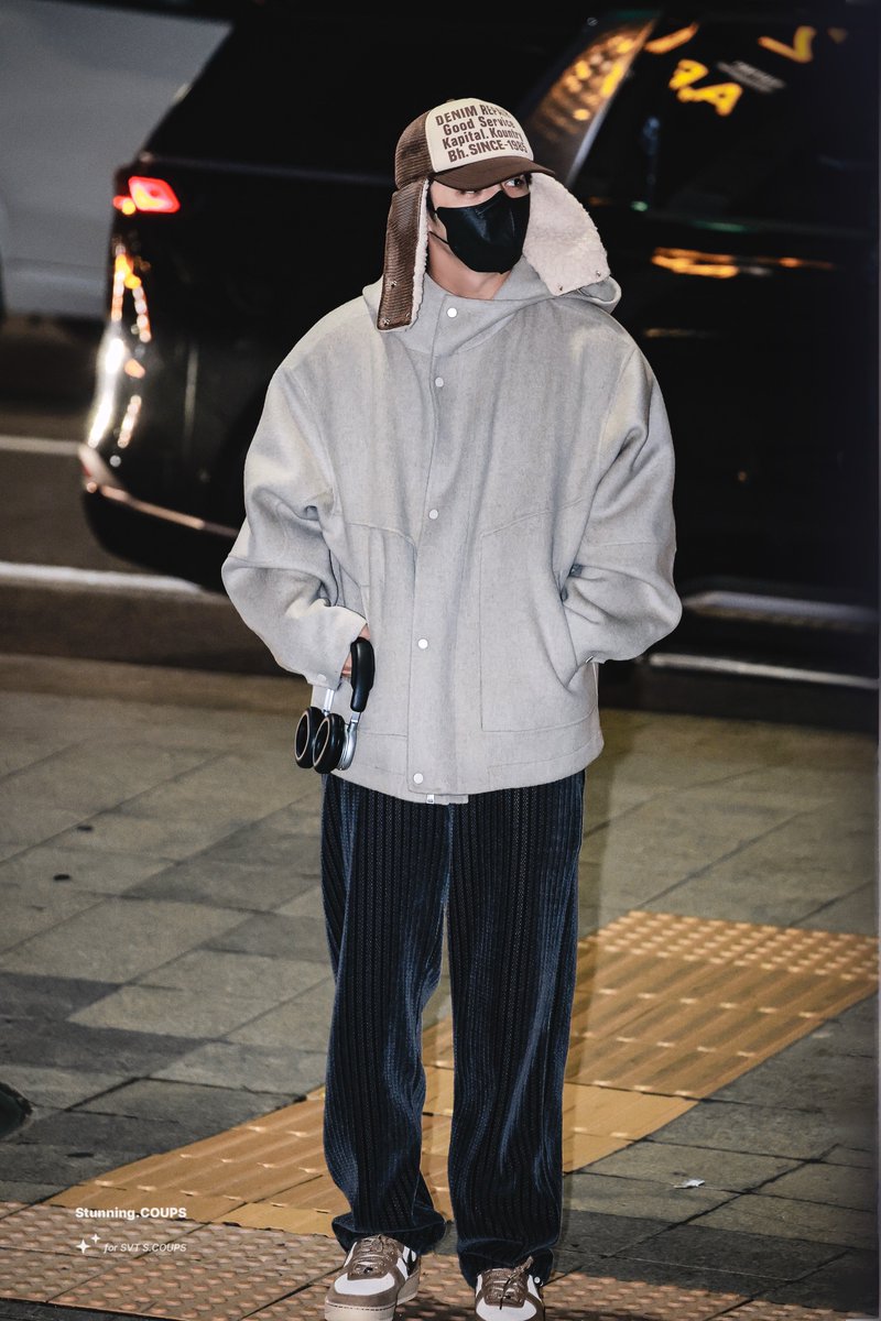 Stunning_COUPS's tweet image. 251126 ICN🛫

일본투어 화이팅!!

#에스쿱스 #SCOUPS 
#승철 #최승철 
#세븐틴 #SEVENTEEN
@pledis_17