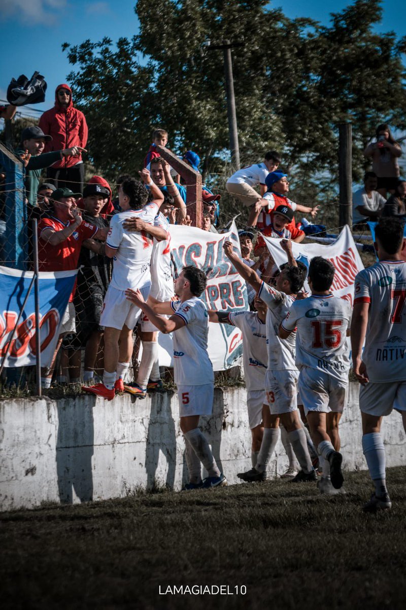 CNdeF_FLORIDA's tweet image. ¡TODOS JUNTOS! 👊🏼❤️🤍💙

#NacionalFlorida 
#SomosFamilia