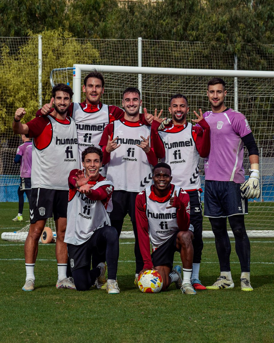 CD Eldense tweet media
